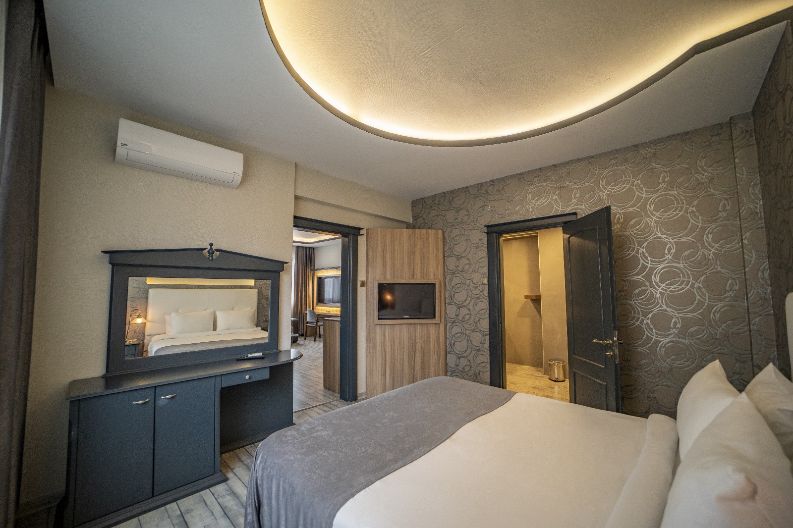 Suite Room 9